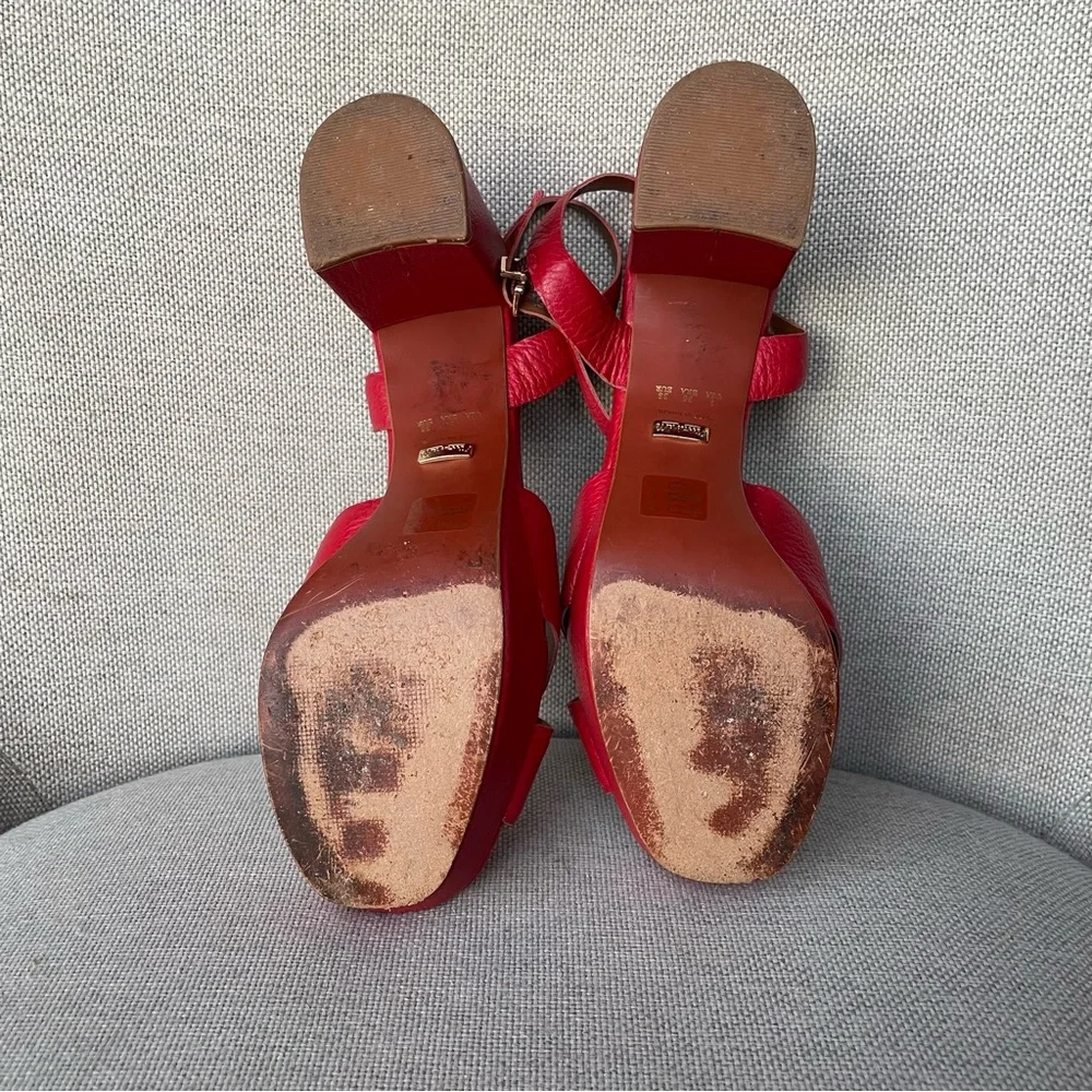 Super CUTE L'Intervalle RED sandles! Perfect for spring or summer. - Picture 6 of 10